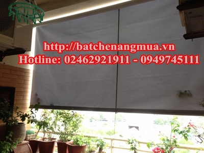 Bạt che nắng mưa ban công tự cuốn giá rẻ